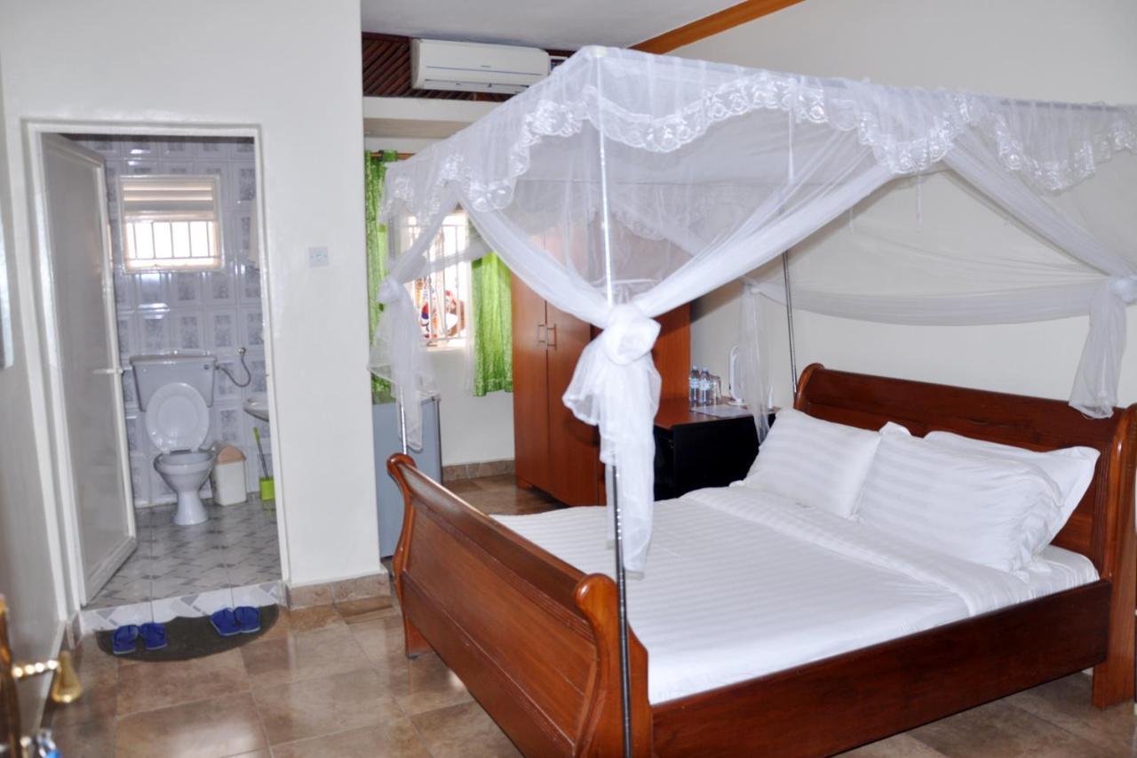 Sandton Hotel Kasese Kültér fotó