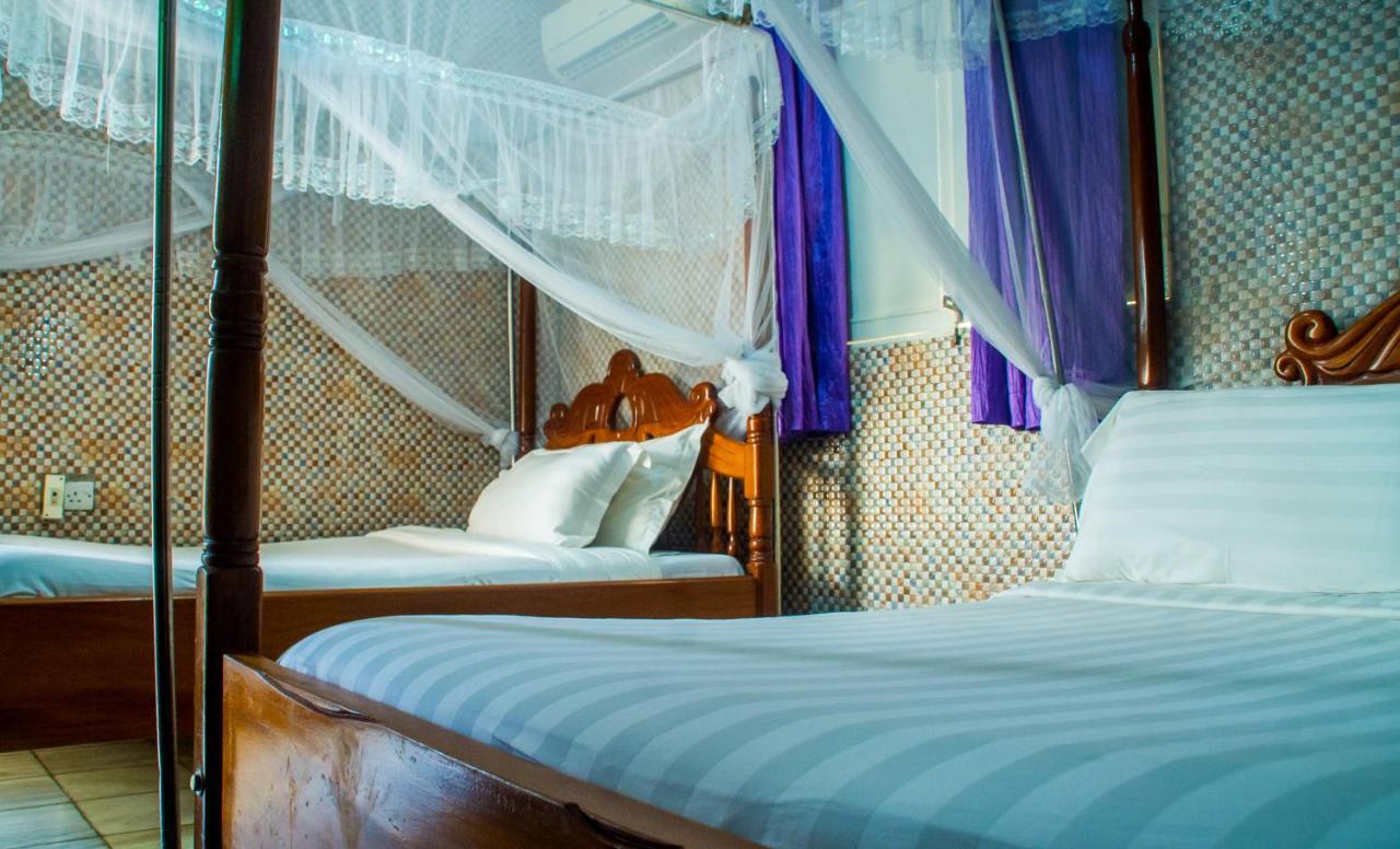 Sandton Hotel Kasese Kültér fotó