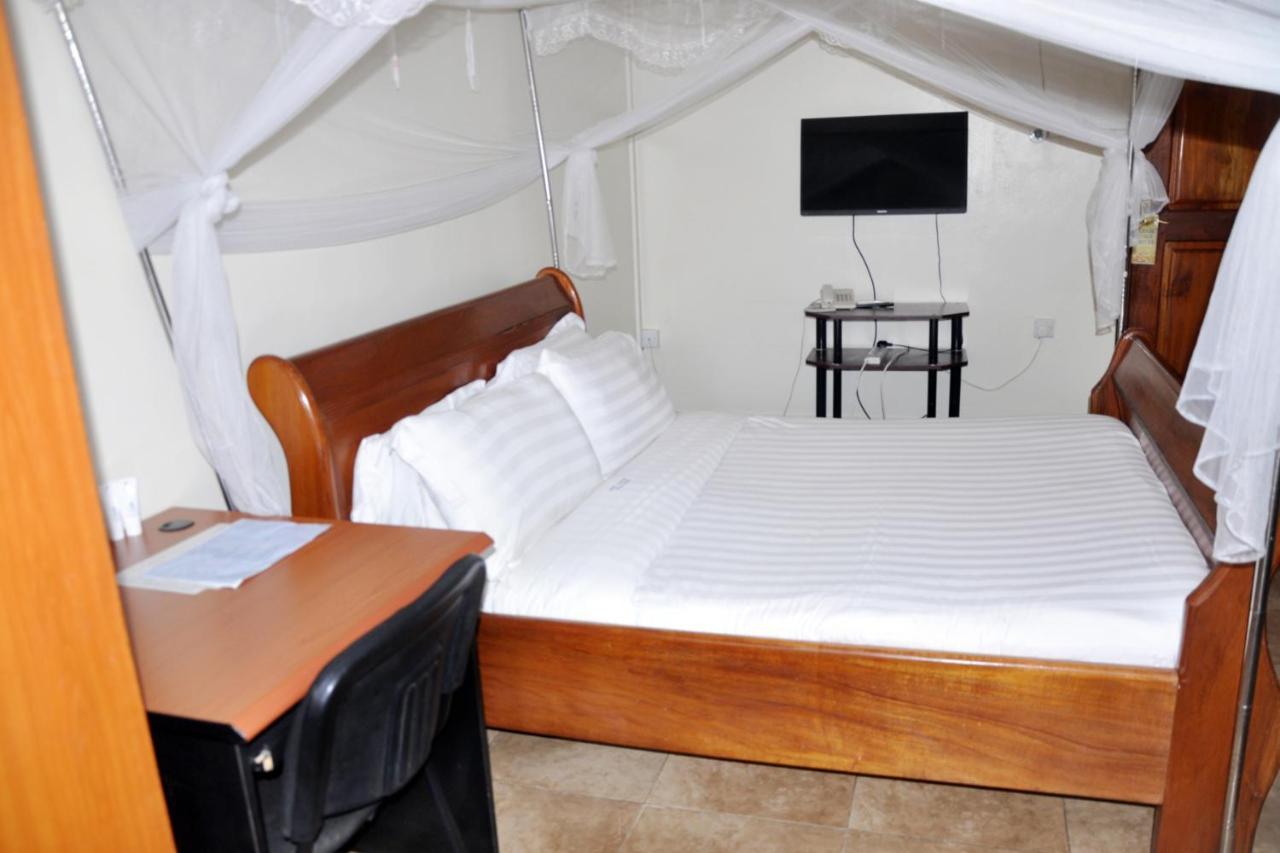 Sandton Hotel Kasese Kültér fotó