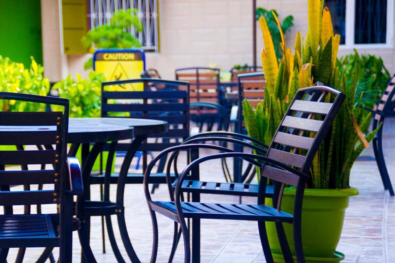 Sandton Hotel Kasese Kültér fotó