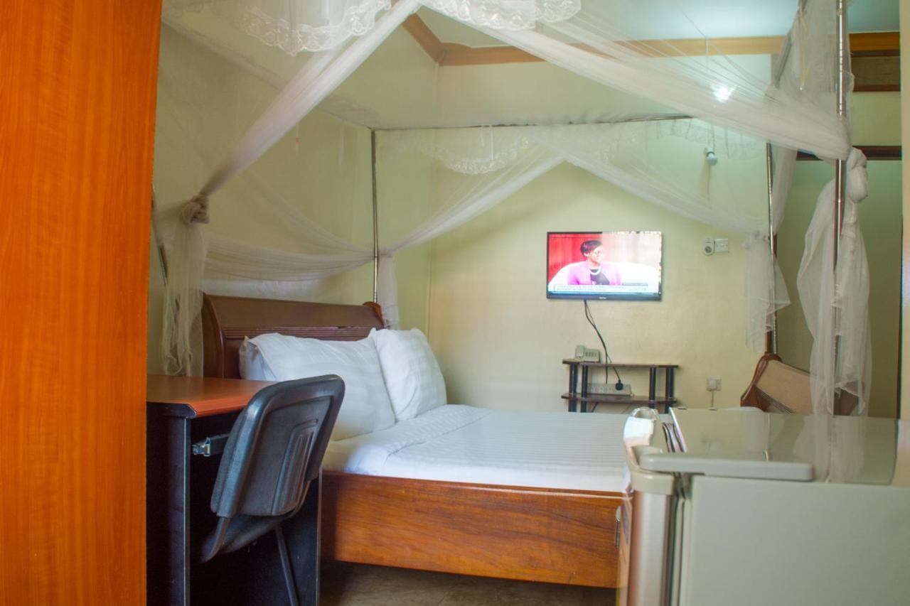 Sandton Hotel Kasese Kültér fotó