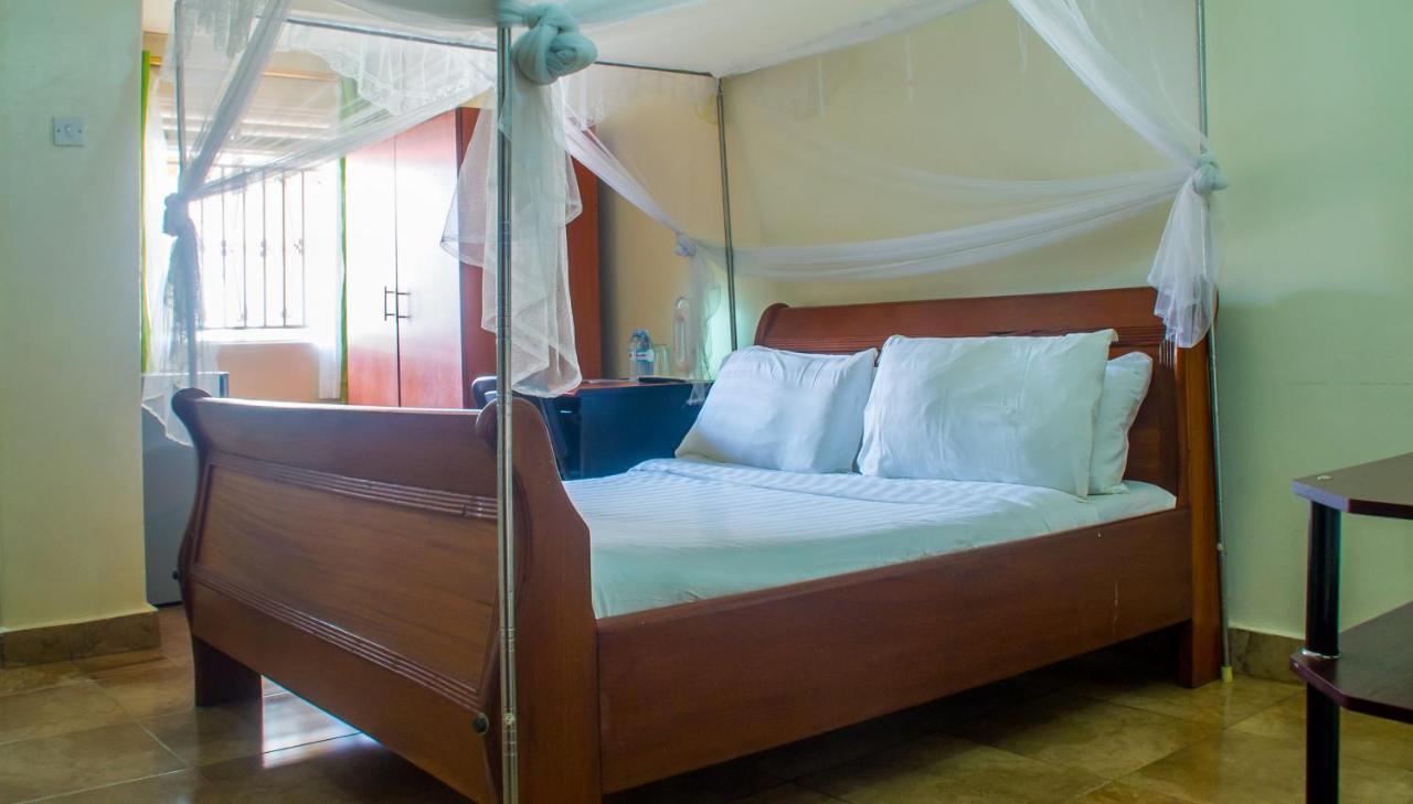 Sandton Hotel Kasese Kültér fotó