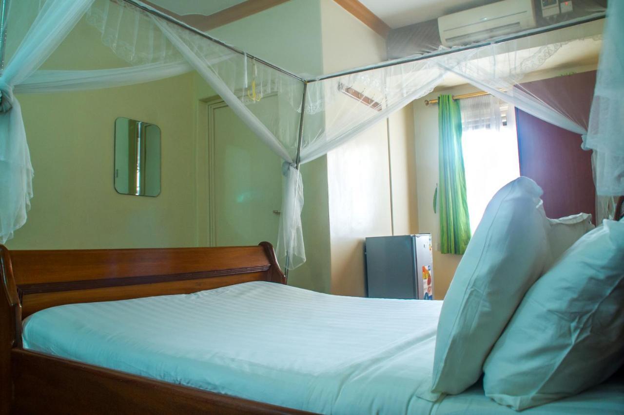 Sandton Hotel Kasese Kültér fotó