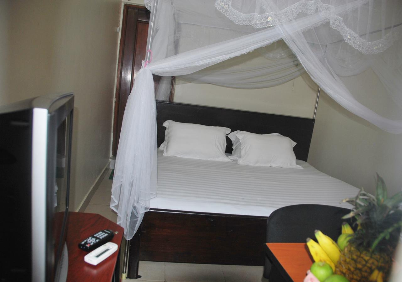 Sandton Hotel Kasese Kültér fotó