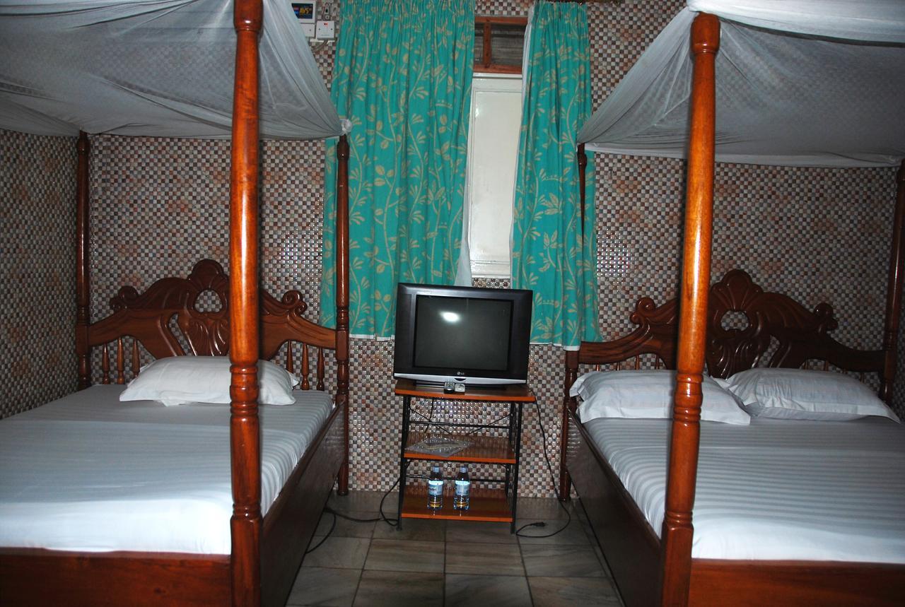 Sandton Hotel Kasese Kültér fotó