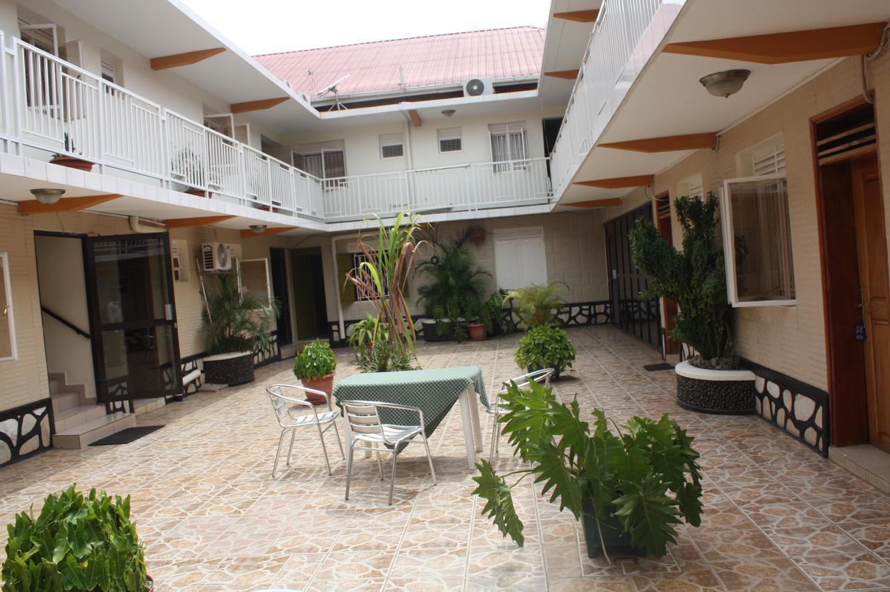 Sandton Hotel Kasese Kültér fotó