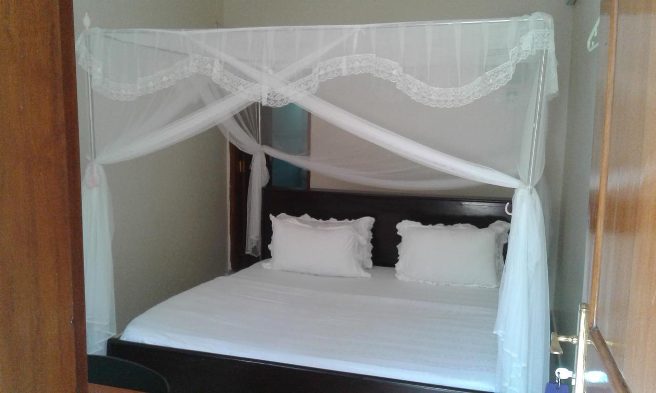 Sandton Hotel Kasese Kültér fotó