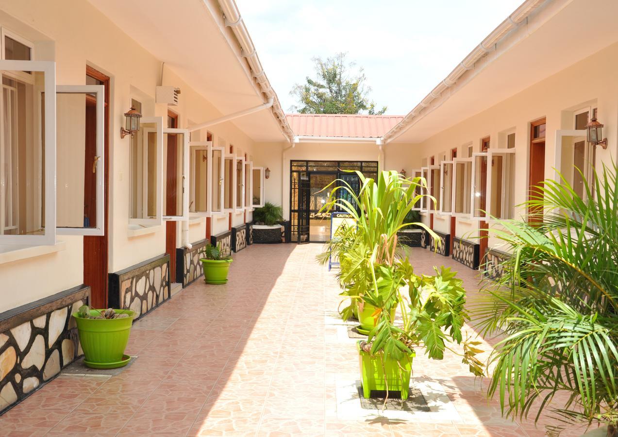 Sandton Hotel Kasese Kültér fotó