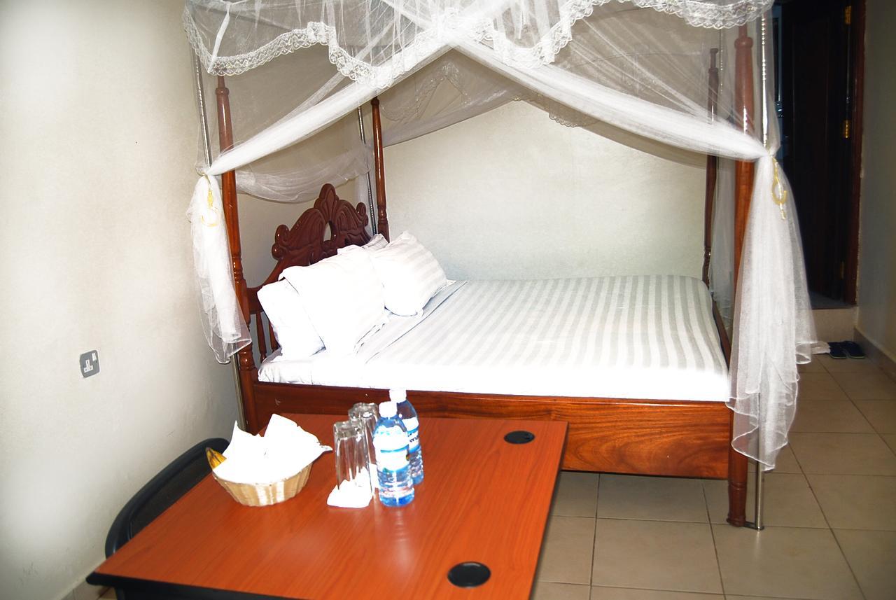 Sandton Hotel Kasese Kültér fotó